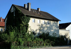 Koenigswiesenweg 25 93051 Regensburg 2